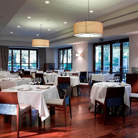 Hotel De 4*