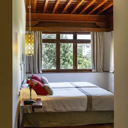 パラドール デ 4*